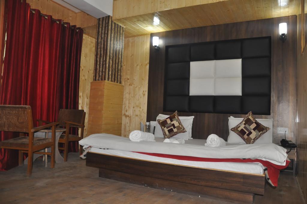 Hotel Azad Durgjan 部屋 写真
