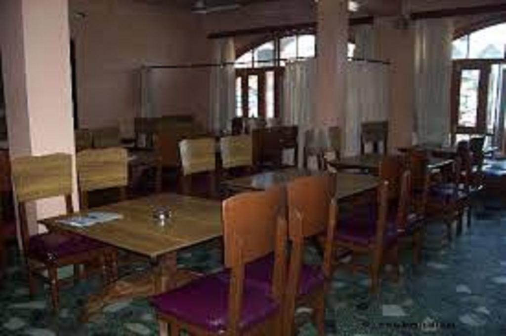 Hotel Azad Durgjan エクステリア 写真
